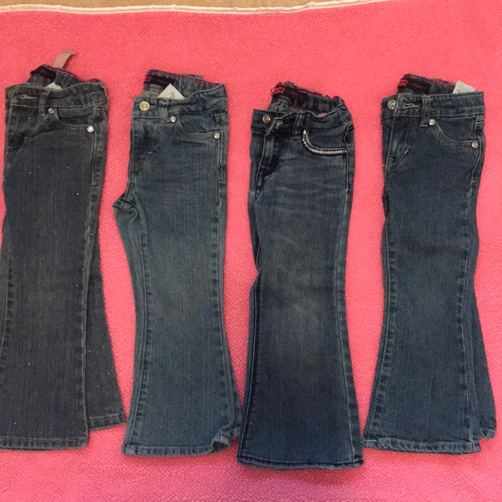 4 pairs of 3T girls Levi jeans